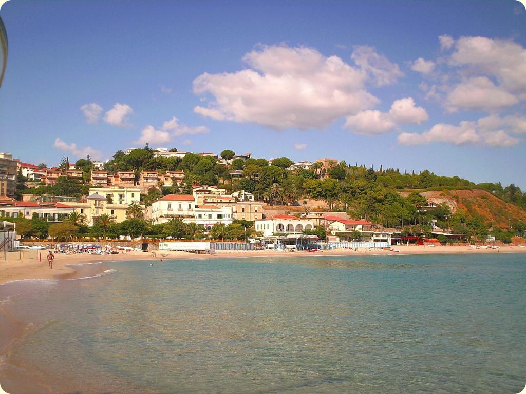 Torre Ancinale Bed and Breakfast Soverato Marina Buitenkant foto
