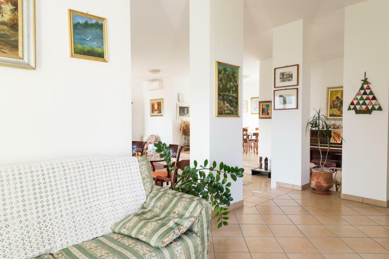 Torre Ancinale Bed and Breakfast Soverato Marina Buitenkant foto